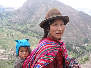 Amerindian woman and child in the Sacred Valle...